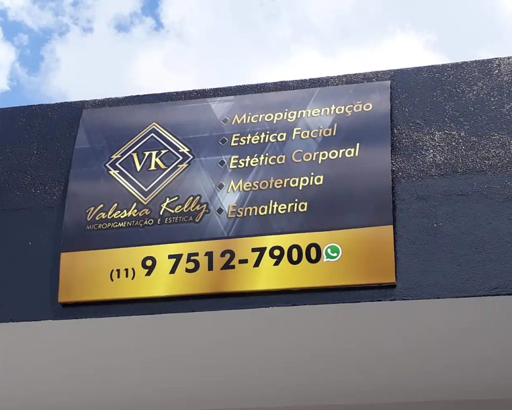 Fachada - Chapa Galvanizada e Adesivo - Valeska Kelly - 02